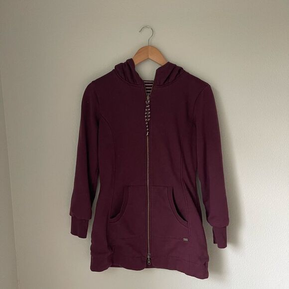 Carve Designs Reversible Longline Full Zip Hooded Sweatshirt in Maroon/White - Picture 2 of 12